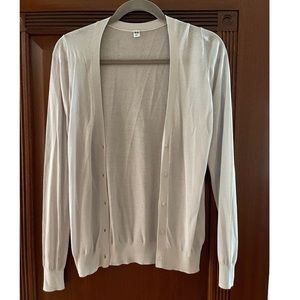 Uniqlo light grey sweater
